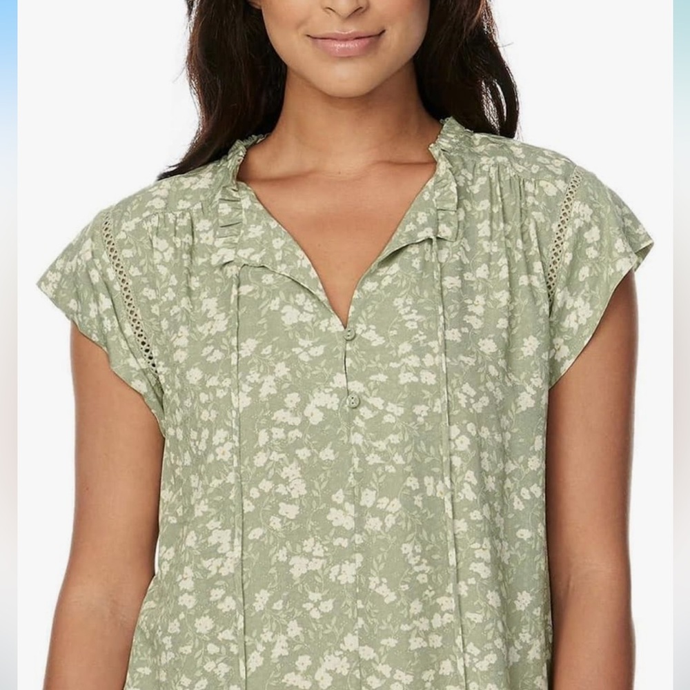 Buffalo by David Bitton Flutter Blouse Size S - Like New, light floral green top - Picture 3 of 12